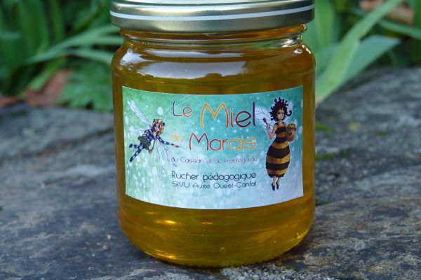 Photos du rucher pédagogique situé aux Marais du Cassan et de Prentegarde dans le Cantal.